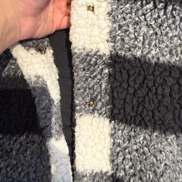 Plaid Sherpa Jacket - Picture 2 of 6